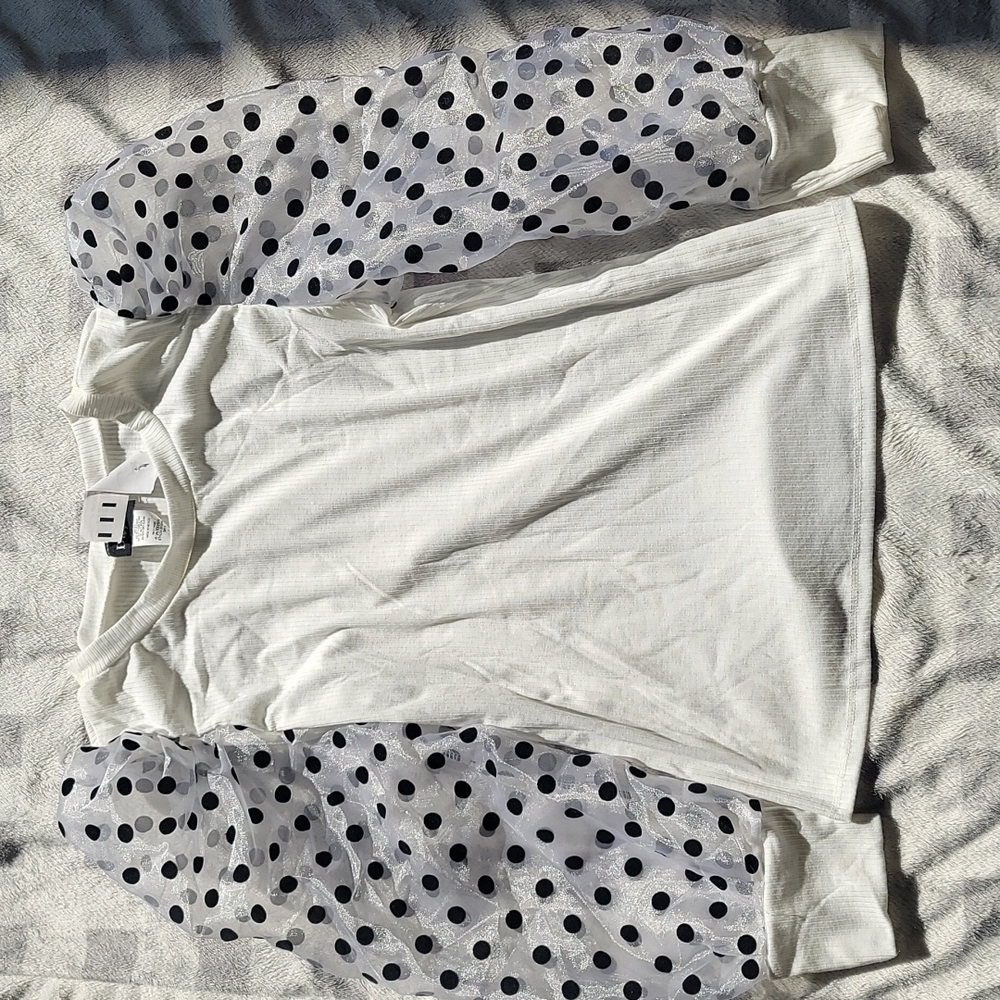 White Top with puffy sleeves